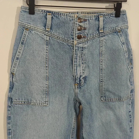 A&F Mom Jean size 2 Light Wash - Picture 2 of 13